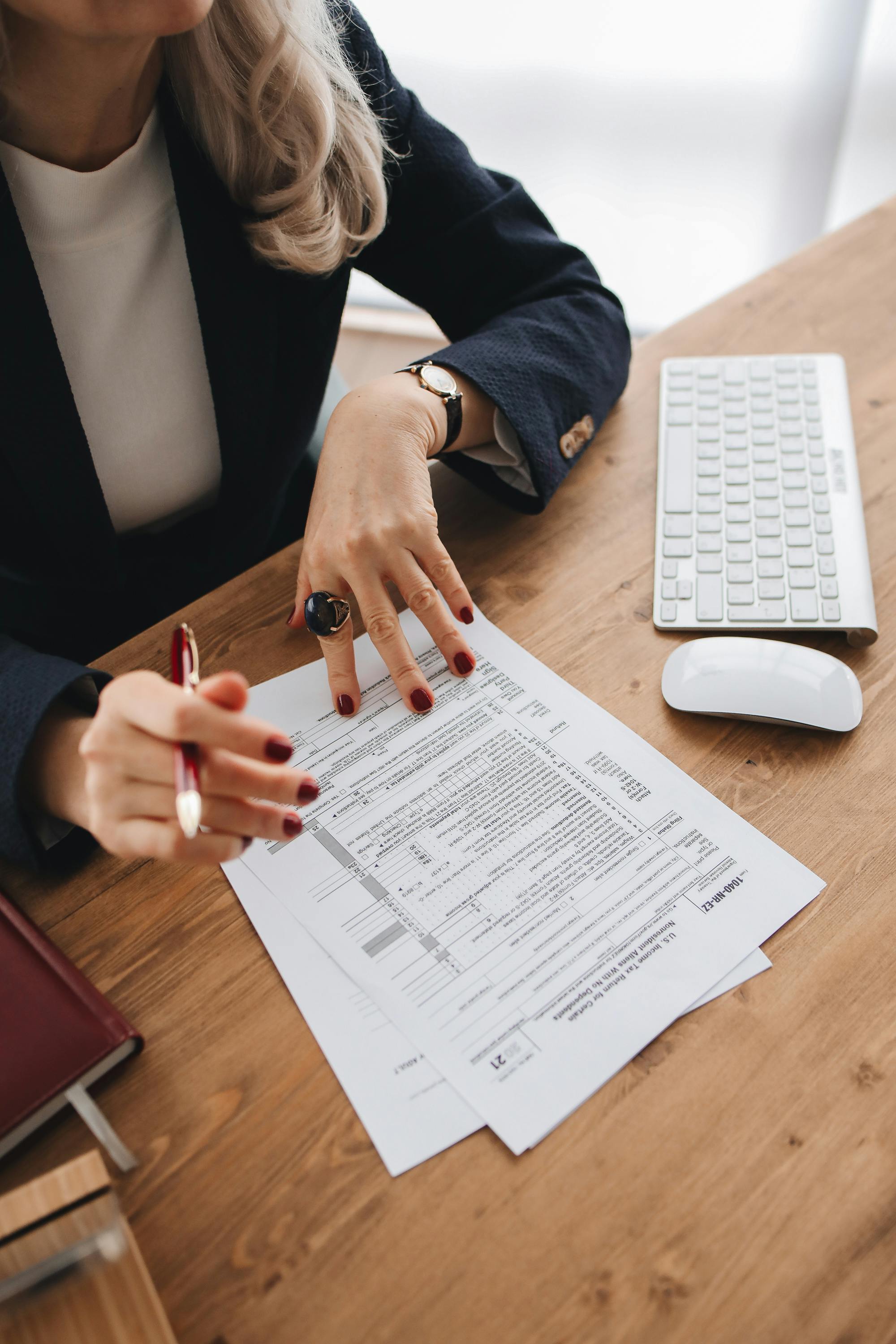 Helping small business owners with accounting and tax
